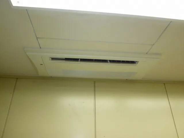 ハウジングエアコン交換